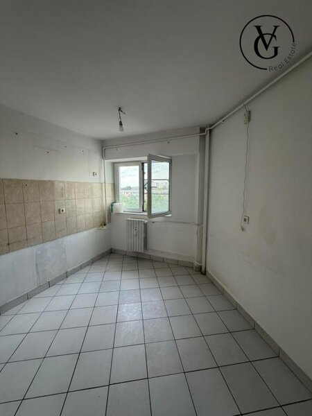 13 Septembrie, apartament 4 camere, bloc 1990