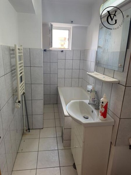 13 Septembrie, apartament 4 camere, bloc 1990